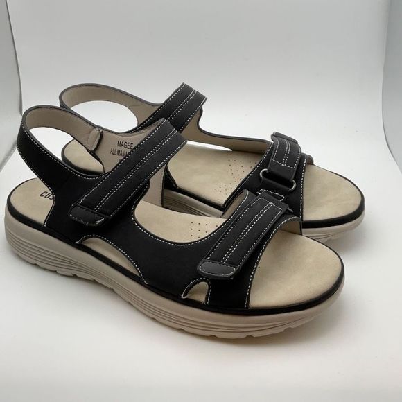 CUSHIONAIRE Women's comfort footbed outdoor sandal with adjustable strap SIZE 9. - Picture 4 of 6